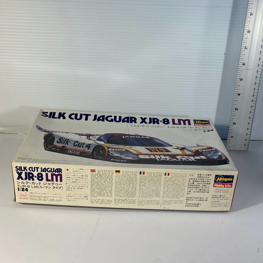 Vintage Hasegawa Silk Cut Jaguar XJR-8 LM Model Kit - Picture 2 of 7